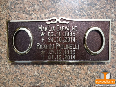 Placa Modelo Bigode em Bronze  para 02 Fotos Lisa