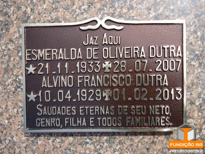 Placa Modelo Bigode em Bronze com Mensagem 