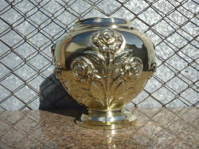 Vaso Bojudinho em Bronze Polido