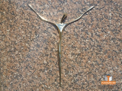 Cristo Estilizado em Bronze Polido 