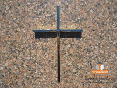 Cruz de Filete em Bronze